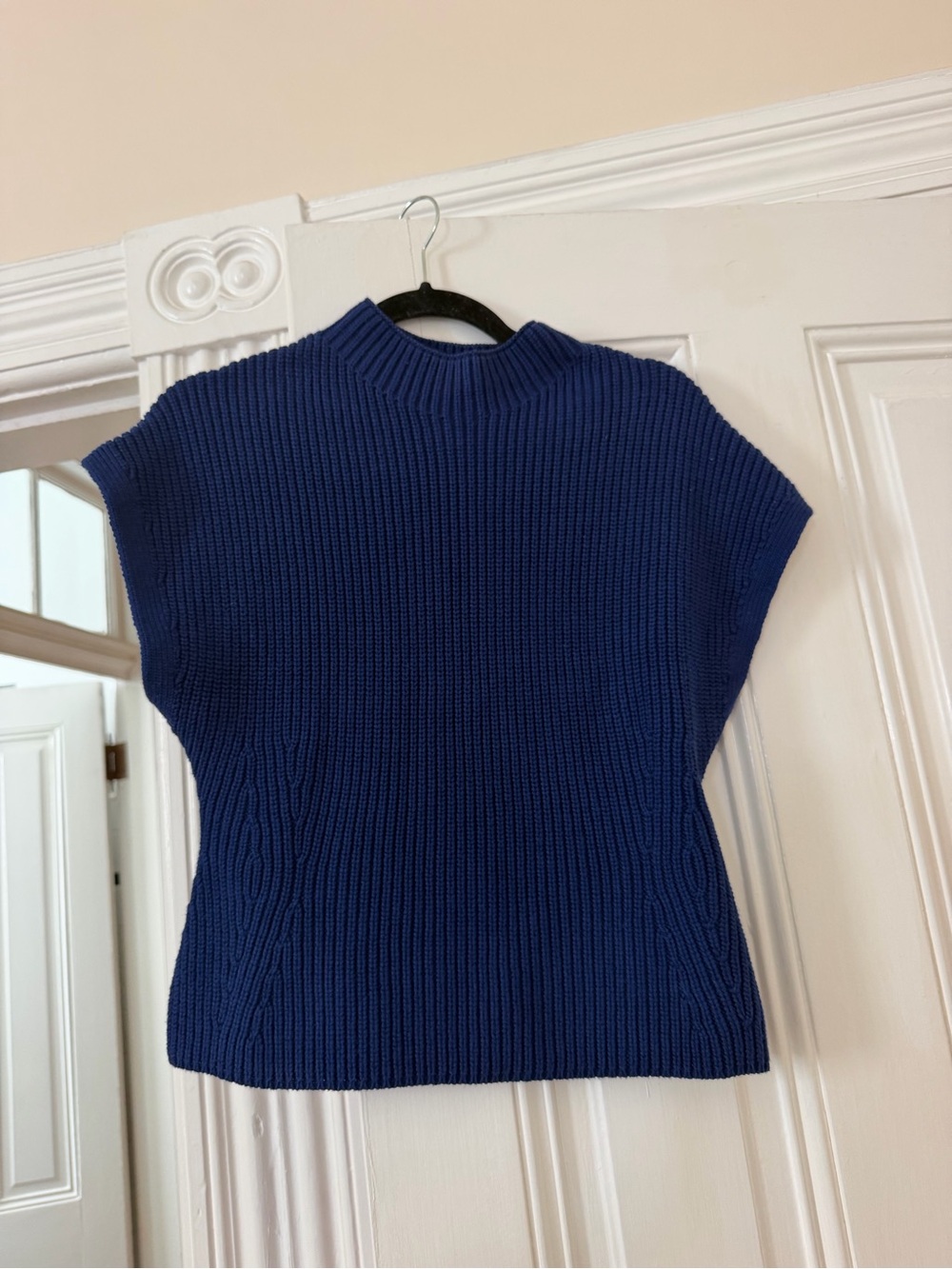 Banana Republic Ribbed Knit Sleeveless Top - Navy Blue, never worn